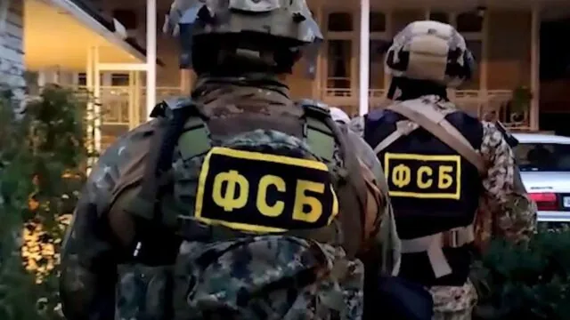 В анексованому Криму співробітники ФСБ проводять обшуки в домівках кримських татар, чиї близькі беруть участь у бойових діях у Збройних силах України, повідомляють соціальні мережі | УНН