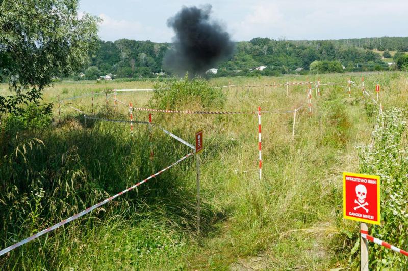 З початку року фахівці-сапери звільнили більше 200 тисяч гектарів родючих ґрунтів.