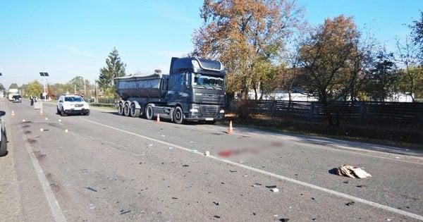 Внаслідок аварії з фургоном на Рівненщині загинула 43-річна особа на мотоциклі.